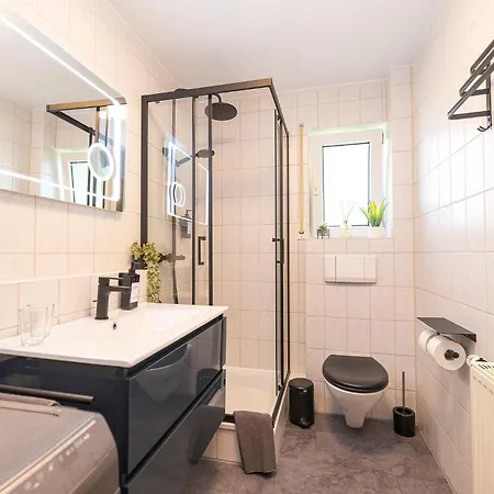 Luxx Home Bc, Zentral - Fuer 4 Personen - Balkon - Parken - Voll Ausgestattete Kueche Biberach an der Riß Zewnętrze zdjęcie