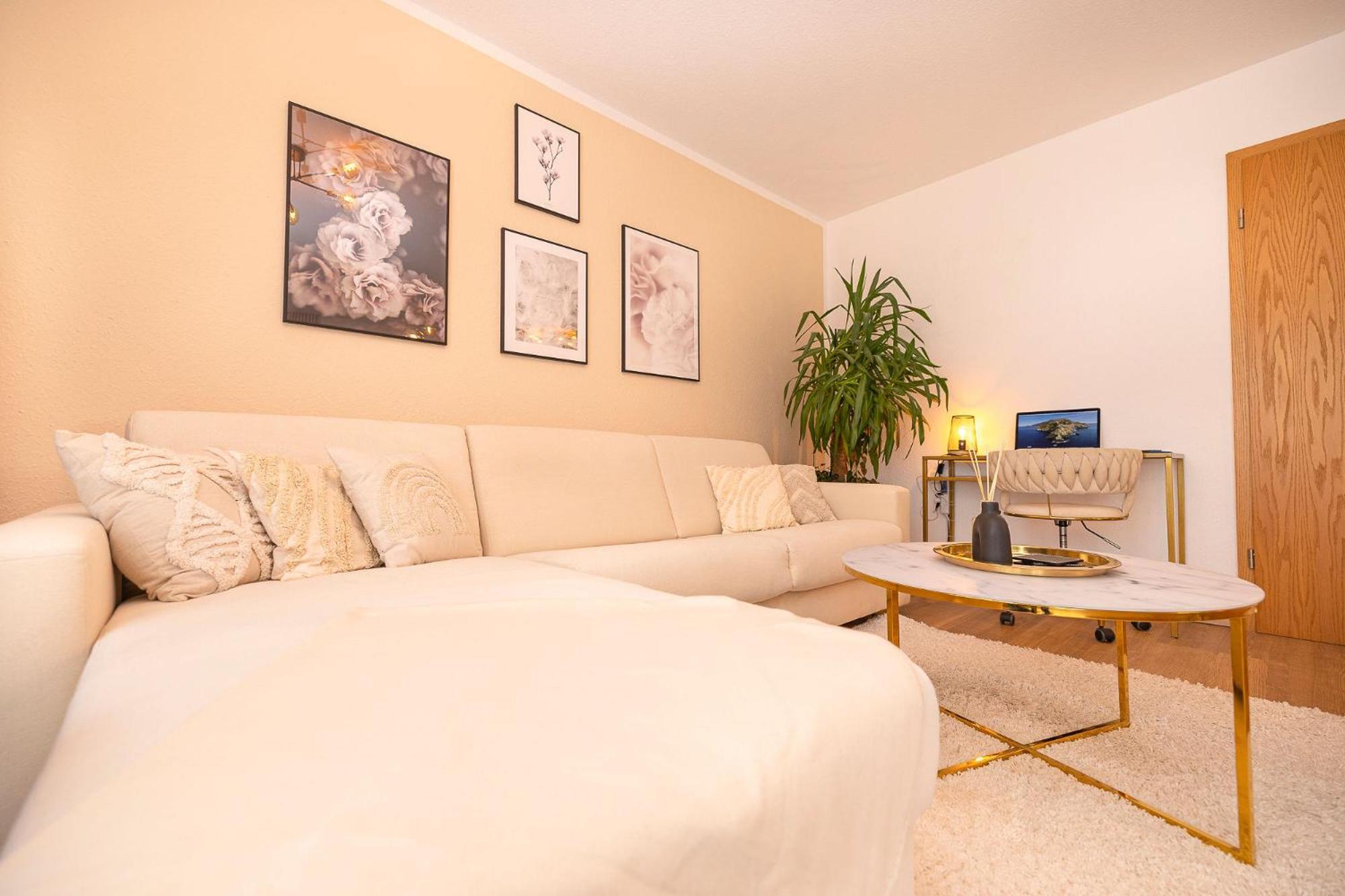 Luxx Bc, Zentral - Fuer 4 Personen - Balkon - Parken - Voll Ausgestattete Kueche Biberach an der Riss