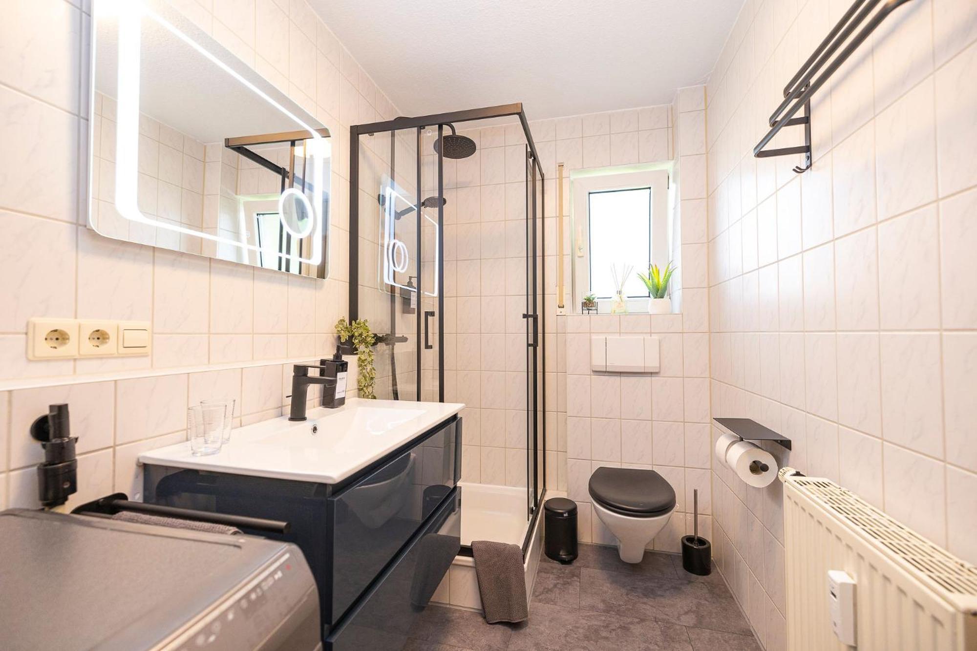 Luxx Bc, Zentral - Fuer 4 Personen - Balkon - Parken - Voll Ausgestattete Kueche * Biberach an der Riss